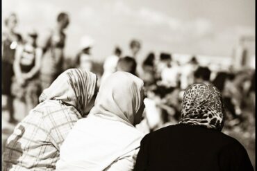 Femmes voilées vues de dos