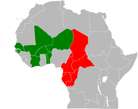 Carte des zones Franc CFA en Afrique. En vert, les pays de l’UEMOA. En rouge, les pays de la CEMAC. Ces deux régions ont une monnaie détenue par la Banque de France et le Trésor Français. ©WikimediaCommons