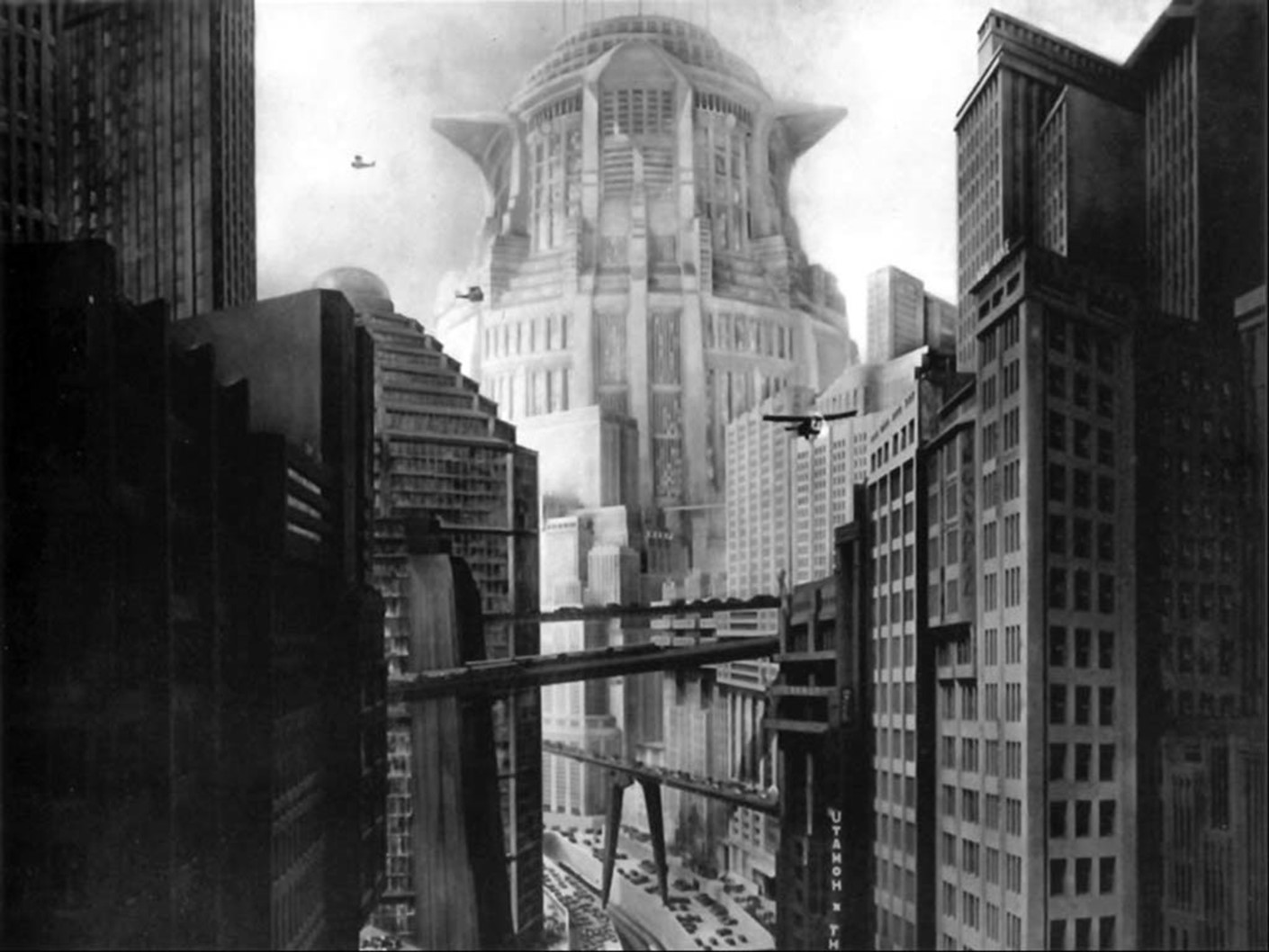 In Fritz Lang‘s Metropolis (1927), the opposition between the Upper City and the Lower City still works nowadays as a social metaphor for the wealthy classes and the working classes. © Breve Storia del Cinema | Flikr