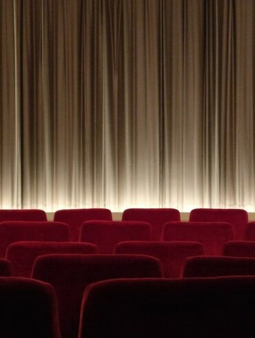 After the COVID-19, cinemas remain key places to discover or rediscover classic films. © Sabina Lange | Pixabay